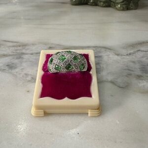 Elegant Silver and Green Glass dome Ring